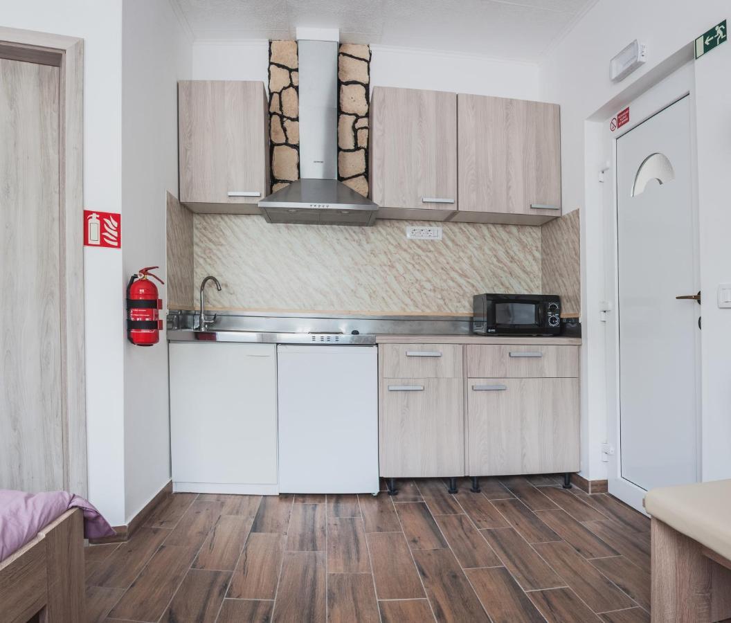 Apartmaji Hrast - Podbela Esterno foto
