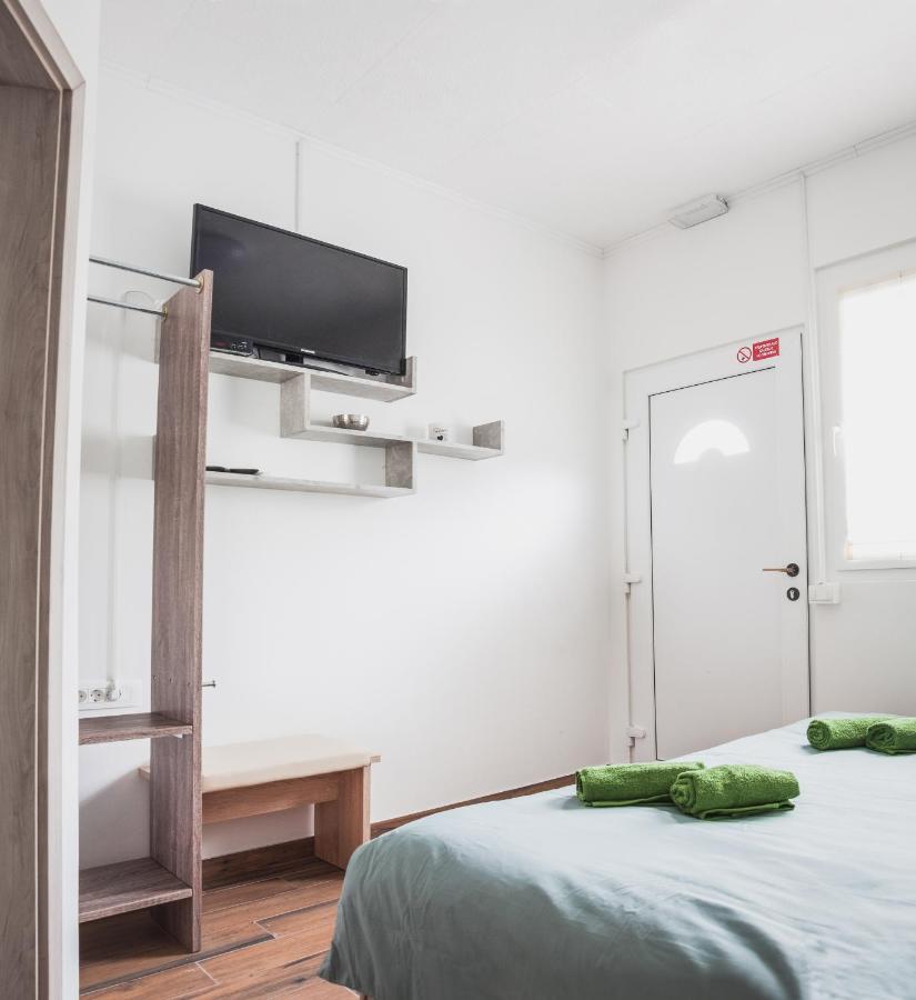 Apartmaji Hrast - Podbela Esterno foto